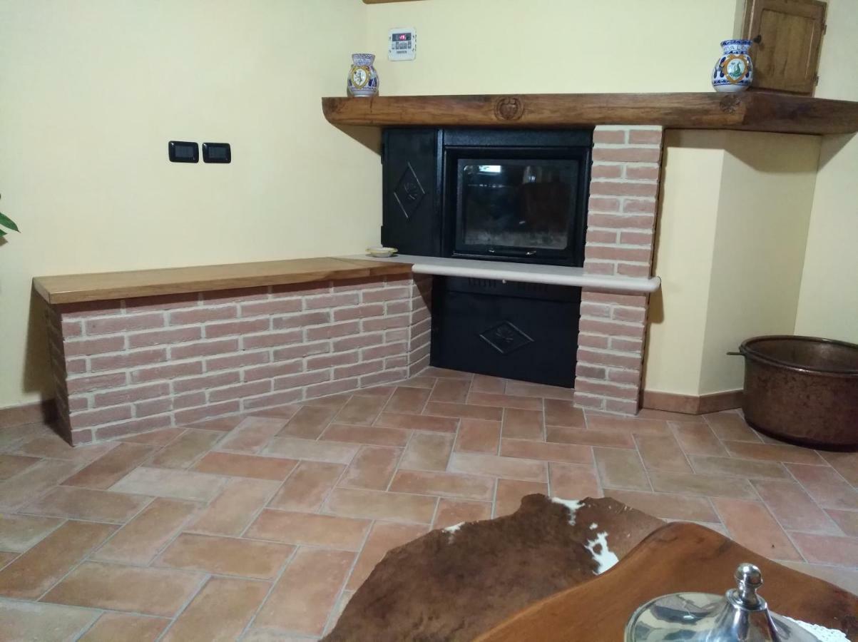 Agriturismo Il Melo Valfabbrica Ngoại thất bức ảnh